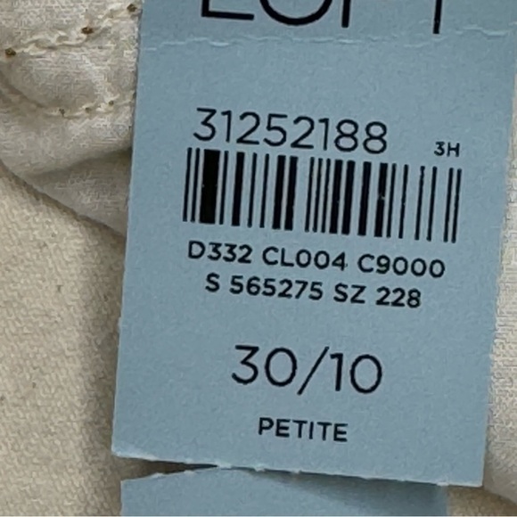 NWT LOFT Denim Shorts size 30/10 petite - Picture 8 of 10